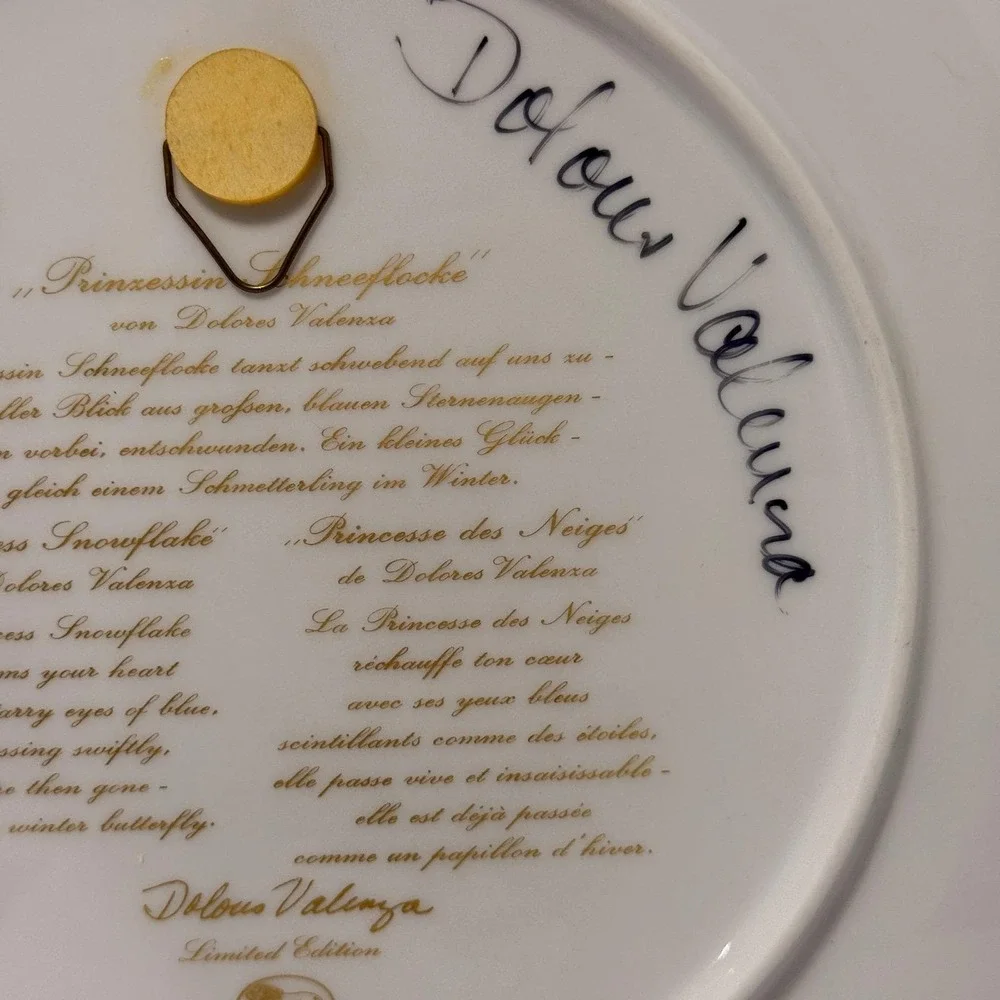 Hutschenreuther 1978 Princess Snowflake Plate Hand Signed Dolores‎ Valenza